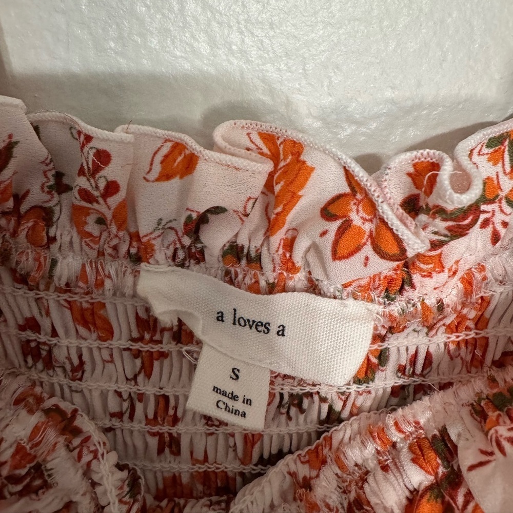 a loves a Sleeveless Smocked Floral Top - Picture 2 of 5